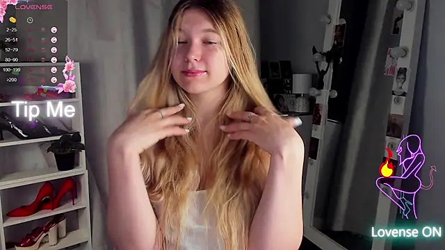 Rebecca Kelly online show from 09-28-25, 01:55