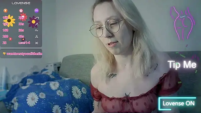 Snapshot of NaozuQAce chatting on 04-08-26, 03:56 NaozuQAce online show from 04-08-26, 03:56
