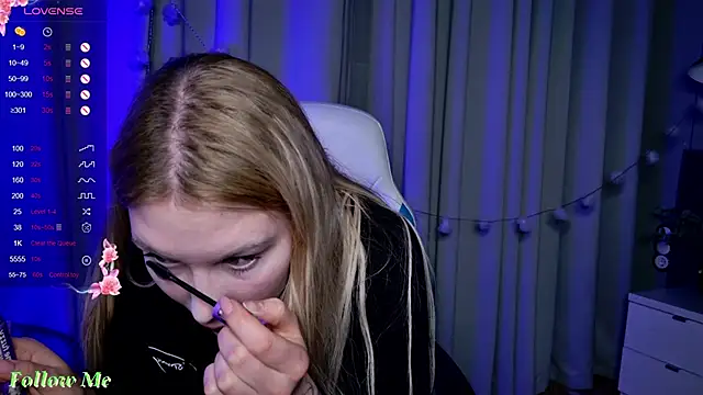 Liv Fay online show from 02-19-25, 04:44