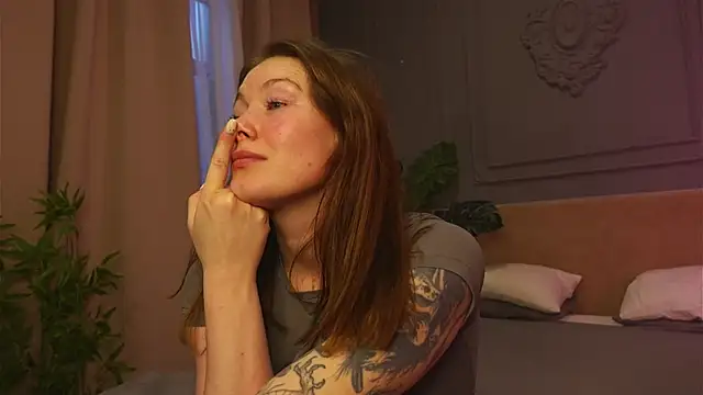 Liv Fay online show from 10-11-25, 02:59