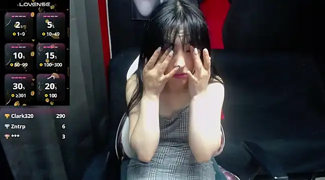 Snapshot of sailor_moon07 chatting on 02-15-25, 10:52 sailor moon07 online show from 02-15-25, 10:52