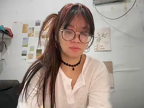 Snapshot of Pinkyrose111 chatting on 11-23-25, 11:48 Pinkyrose111 online show from 11-23-25, 11:48