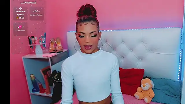 Snapshot of alexa-xxx- chatting on 02-10-25, 04:30 alexa-xxx- online show from 02-10-25, 04:30