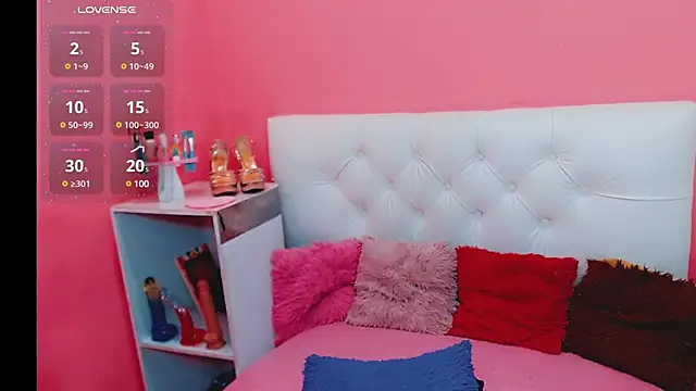 Snapshot of alexa-xxx- chatting on 02-11-25, 05:37 alexa-xxx- online show from 02-11-25, 05:37