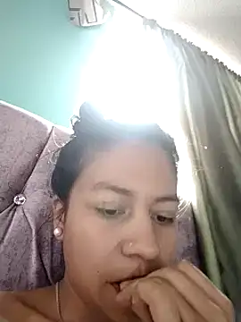 Snapshot of Tiphanydirty3 chatting on 03-06-25, 04:17 Tiphanydirty3 online show from 03-06-25, 04:17