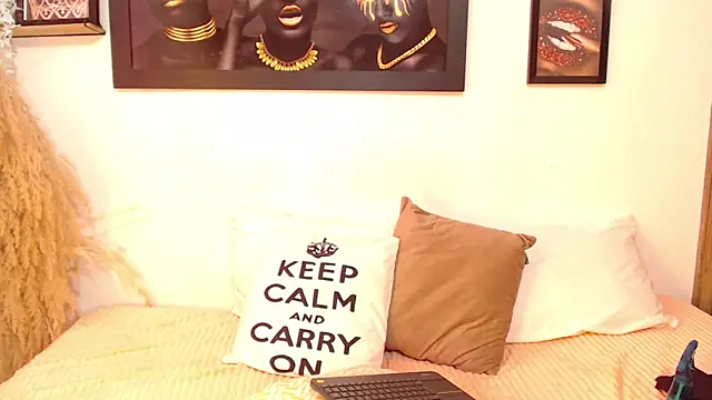 NahomyAndrews online show from 10-22-25, 02:39