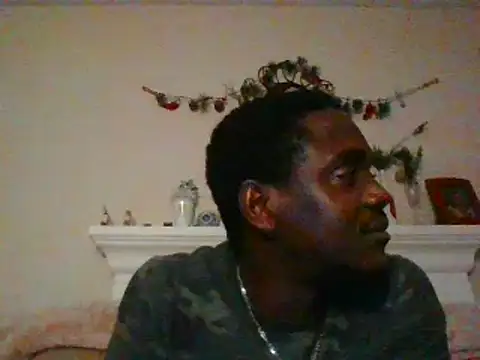 Snapshot of Hugedick0071 chatting on 12-13-24, 11:17 Hugedick0071 online show from 12-13-24, 11:17