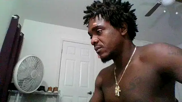 Snapshot of Hugedick0071 chatting on 10-22-25, 08:14 Hugedick0071 online show from 10-22-25, 08:14