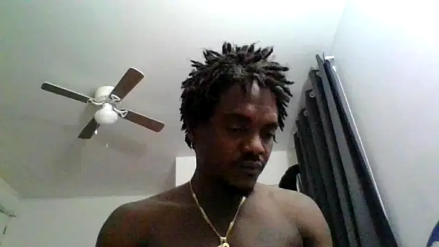 Snapshot of Hugedick0071 chatting on 10-27-25, 01:48 Hugedick0071 online show from 10-27-25, 01:48