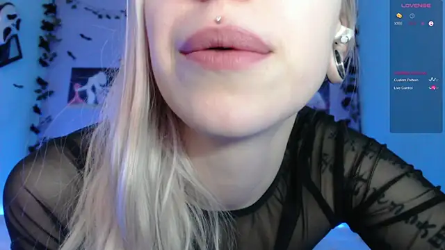 Scarlettsrorm online show from 02-01-25, 08:29