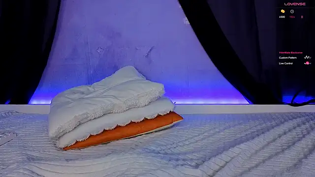 Scarlettsrorm online show from 11-16-25, 05:13