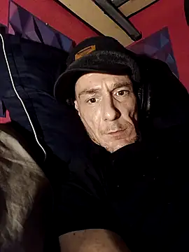 Snapshot of SInfiniSensation1 chatting on 09-24-25, 01:42 SInfiniSensation1 online show from 09-24-25, 01:42