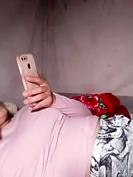 Snapshot of Hotpussy3ox chatting on 12-21-25, 03:24 Hotpussy3ox online show from 12-21-25, 03:24