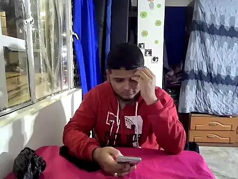 Snapshot of Boycuriousxxx chatting on 07-01-26, 12:01 Boycuriousxxx online show from 07-01-26, 12:01