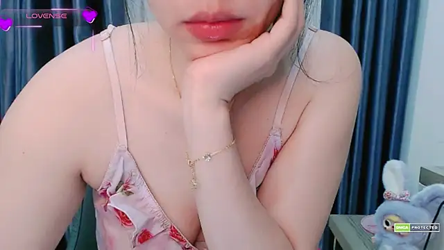 Snapshot of Na_baby chatting on 02-23-25, 01:32 Na baby online show from 02-23-25, 01:32