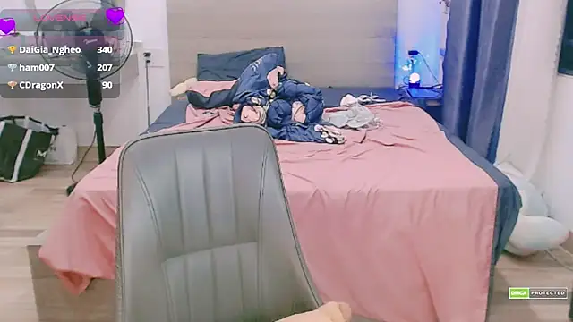 Snapshot of Na_baby chatting on 09-20-25, 03:35 Na baby online show from 09-20-25, 03:35