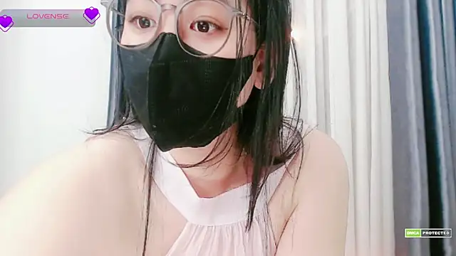 Snapshot of Na_baby chatting on 11-18-25, 03:49 Na baby online show from 11-18-25, 03:49