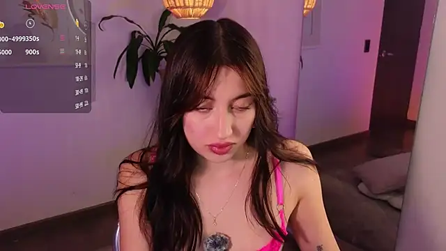 Snapshot of eimy22 chatting on 02-13-25, 11:15 eimy22 online show from 02-13-25, 11:15