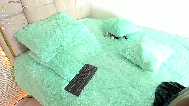 Valeria Thompson1 online show from 01-21-25, 08:43