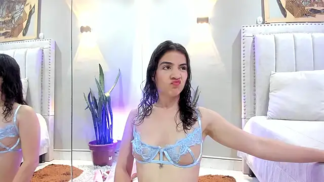 Miranda doll  online show from 11-17-25, 12:22