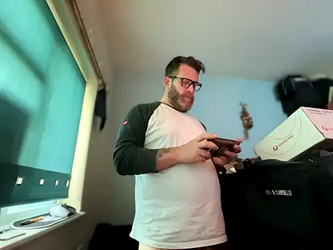 Snapshot of Tattooednakedguy chatting on 10-10-25, 06:45 Tattooednakedguy online show from 10-10-25, 06:45