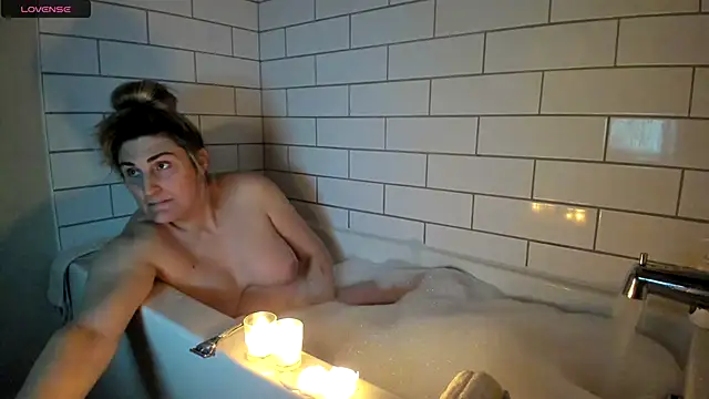 Snapshot of ImLeanneLawson chatting on 02-24-25, 11:41 ImLeanneLawson online show from 02-24-25, 11:41