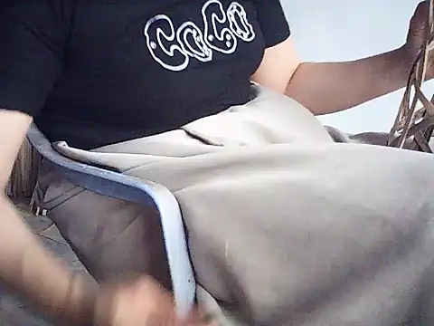 Snapshot of nolame18xxx chatting on 02-07-26, 09:35 nolame18xxx online show from 02-07-26, 09:35