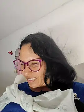 Snapshot of KeillyDiaz chatting on 11-11-25, 04:40 KeillyDiaz online show from 11-11-25, 04:40