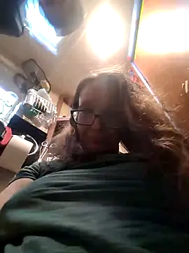 ILUV2TUCHMYKITTY online show from 11-14-25, 02:38