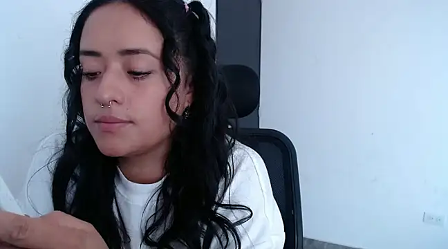 Snapshot of jjulietha95 chatting on 01-31-25, 02:39 jjulietha95 online show from 01-31-25, 02:39