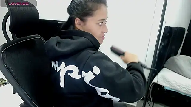 Snapshot of jjulietha95 chatting on 10-08-25, 04:32 jjulietha95 online show from 10-08-25, 04:32