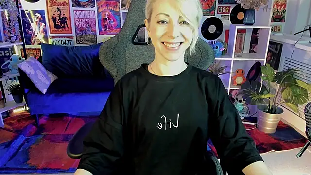 LylithSkye online show from 01-15-25, 10:38