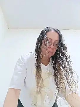 Snapshot of miss_hanna07 chatting on 06-19-26, 06:12 miss hanna07 online show from 06-19-26, 06:12