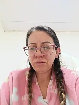 Snapshot of miss_hanna07 chatting on 07-18-26, 02:43 miss hanna07 online show from 07-18-26, 02:43