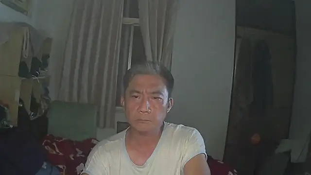 Snapshot of YuHsuant chatting on 03-12-25, 12:57 YuHsuant online show from 03-12-25, 12:57