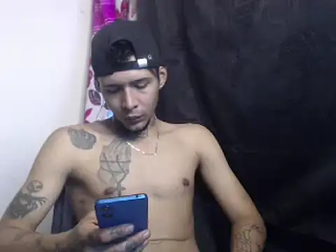 Snapshot of RickyGrey77 chatting on 12-02-24, 04:42 RickyGrey77 online show from 12-02-24, 04:42