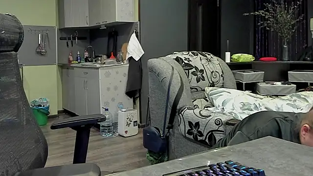 1lindsey1 online show from 02-26-25, 04:24