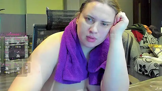 Snapshot of 1lindsey1 chatting on 10-02-25, 12:34 1lindsey1 online show from 10-02-25, 12:34