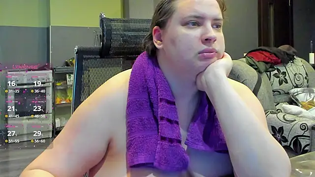 Snapshot of 1lindsey1 chatting on 10-04-25, 01:20 1lindsey1 online show from 10-04-25, 01:20