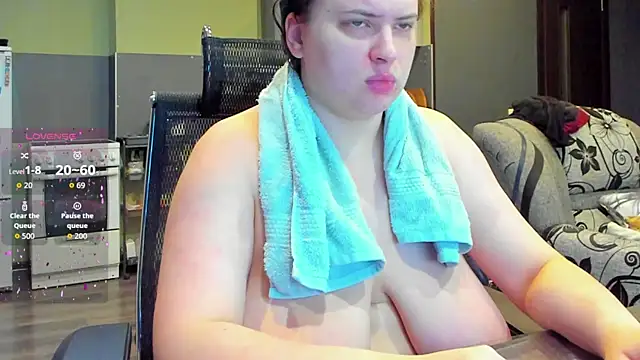 Snapshot of 1lindsey1 chatting on 10-14-25, 03:29 1lindsey1 online show from 10-14-25, 03:29