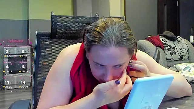 Snapshot of 1lindsey1 chatting on 10-24-25, 06:37 1lindsey1 online show from 10-24-25, 06:37