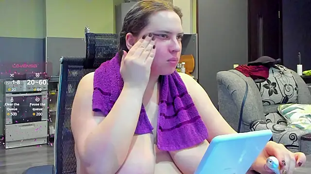 Snapshot of 1lindsey1 chatting on 11-03-25, 11:11 1lindsey1 online show from 11-03-25, 11:11