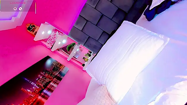 Saamanthaa11 online show from 04-13-26, 05:24