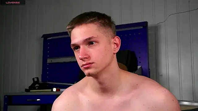 dustyn fox online show from 11-30-25, 03:05