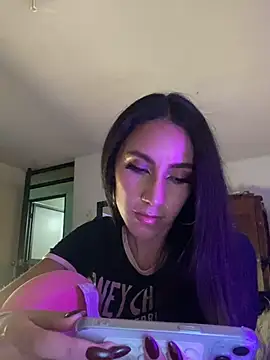 Snapshot of FrancellyHot chatting on 02-07-25, 03:23 FrancellyHot online show from 02-07-25, 03:23