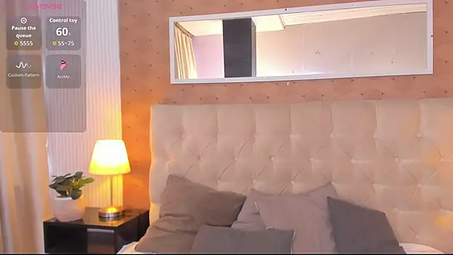 zoe alanaa online show from 10-18-25, 08:09