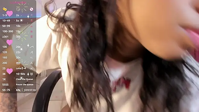 Snapshot of _Shayra_ chatting on 03-14-25, 03:14 Shayra online show from 03-14-25, 03:14