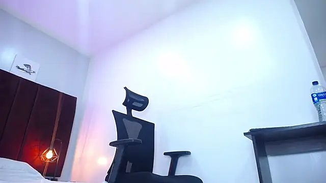 Anthonelaa   online show from 01-23-25, 08:24