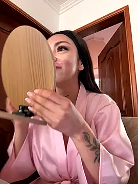 Effy Bonny online show from 10-30-25, 03:57