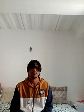 Snapshot of Leandona chatting on 07-23-26, 03:21 Leandona online show from 07-23-26, 03:21